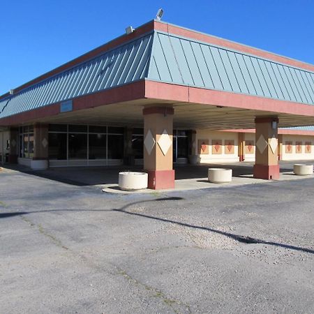 Magnuson Hotel Idabel Exterior photo
